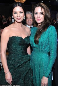 Michael Douglas Photobomb Catherine Zeta Jones and Angelina Jolie